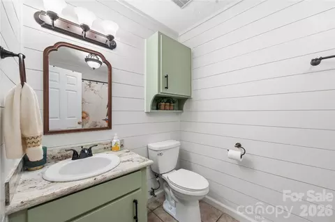 Bath - 2598 Tully Ct, Lancaster, SC 29720 photo 3 of 4