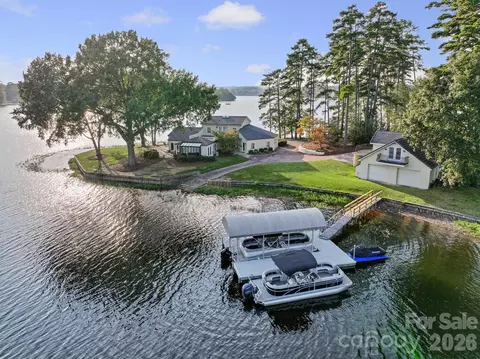 172 Rogers Ln, Badin Lake, NC 28127