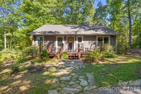 179 Woodlyn Etch Dr, Hendersonville, NC 28792