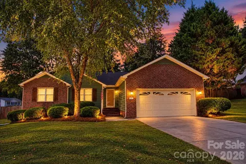 101 Antelope Dr, Mount Holly, NC 28120