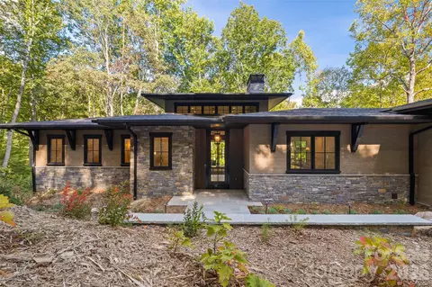 505 Barrington Dr, Asheville, NC 28803