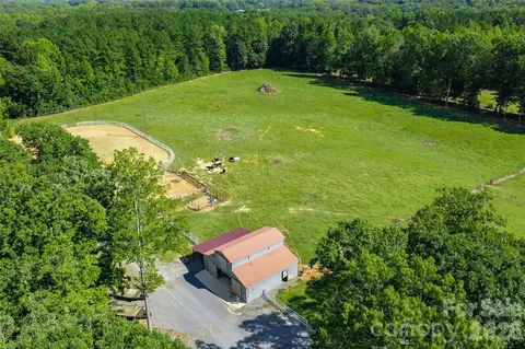 996 Beamguard Rd, Clover, SC 29710