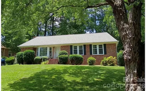 5724 Telfair Rd, Charlotte, NC 28210