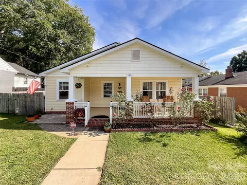 1501 Effingham Rd, Charlotte, NC 28208