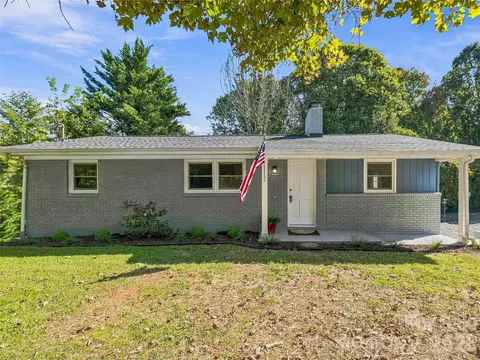 71 Murphy Hill Rd, Weaverville, NC 28787
