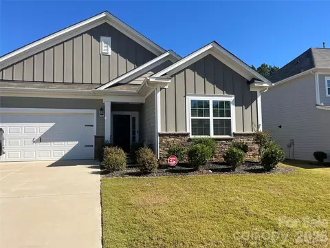 2102 Sabra St, Gastonia, NC 28054