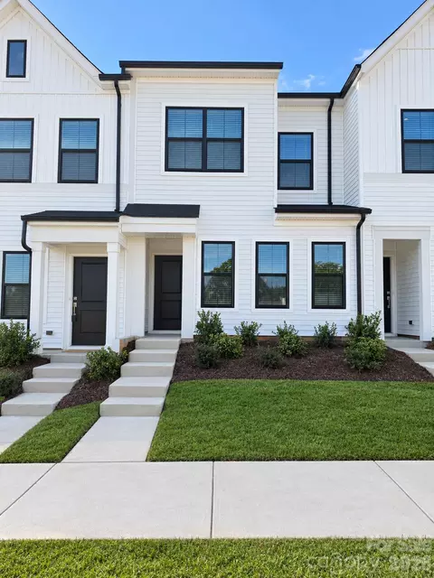 6550 Harlech St, Charlotte, NC 28269