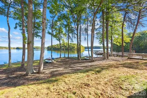 915 NE 22 Dr #22, Davidson, NC 28036