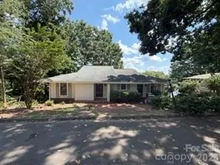 3622 W Club Colony Dr, Gastonia, NC 28056