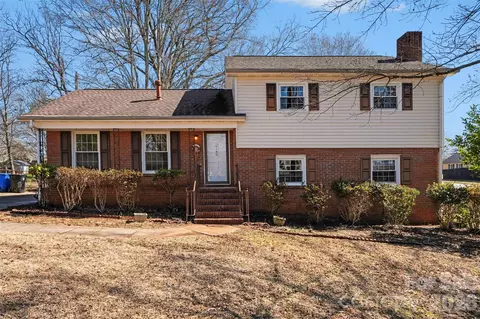 1140 Fieldstone Rd, Mooresville, NC 28115
