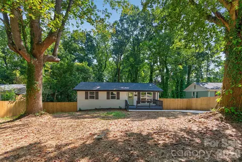 1561 Westdale Dr, Charlotte, NC 28208