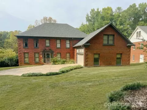 4843 Lindstrom Dr, Charlotte, NC 28226
