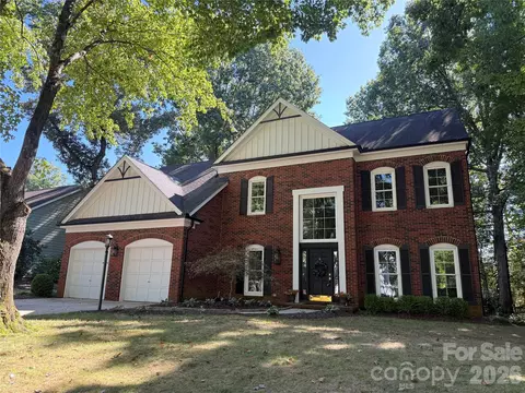 6705 Elmstone Dr, Charlotte, NC 28277