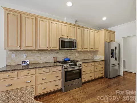 Kitchen - 21325 Summerbrook Dr, Cornelius, NC 28031 photo 3 of 4