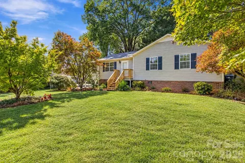 217 23rd Nw St NW, Hickory, NC 28601