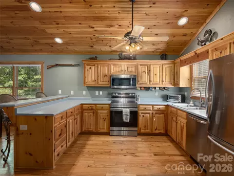 Kitchen - 5 Chalet Ct, Mill Spring, NC 28756 photo 3 of 4