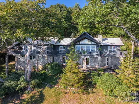 465 Leatherwood Rd, Maggie Valley, NC 28751