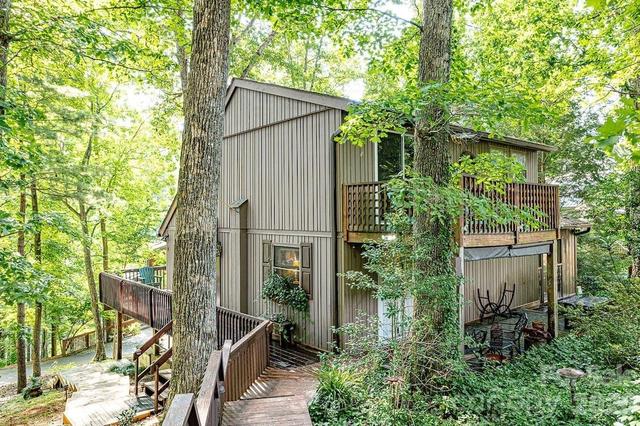 208 W Lake Dr, Lake Lure, NC 28746