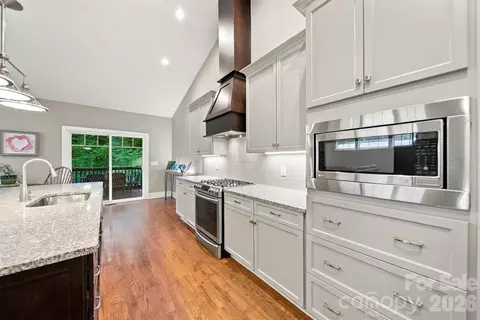 Kitchen - 3901 12th Ne St NE, Hickory, NC 28601 photo 2 of 6
