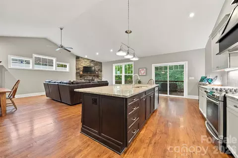 Kitchen - 3901 12th Ne St NE, Hickory, NC 28601 photo 4 of 6