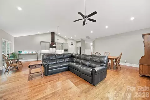 Living - 3901 12th Ne St NE, Hickory, NC 28601 photo 2 of 5