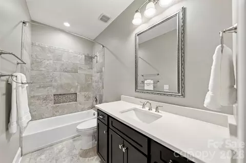 Bath - 3901 12th Ne St NE, Hickory, NC 28601 photo 1 of 5