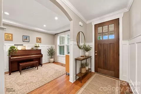 Entry Way - 3901 12th Ne St NE, Hickory, NC 28601 photo 1 of 3