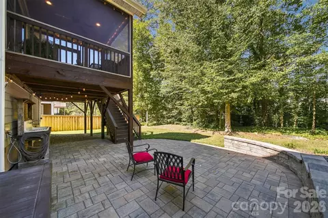 Exterior - 3901 12th Ne St NE, Hickory, NC 28601 photo 5 of 10