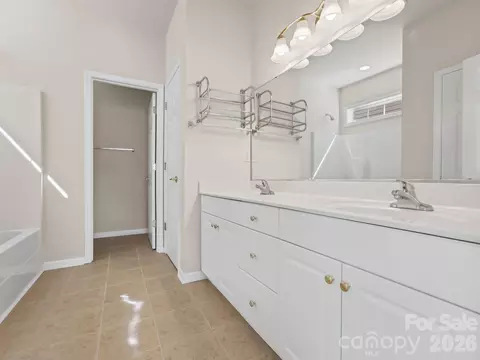Bath - 15 Chowan Dr, Fletcher, NC 28732 photo 2 of 4