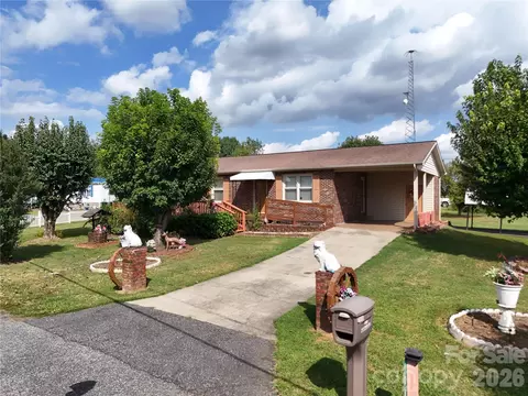 108 Brittain Dr, Morganton, NC 28655