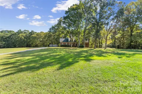 6010 River Run Dr, Marshville, NC 28103