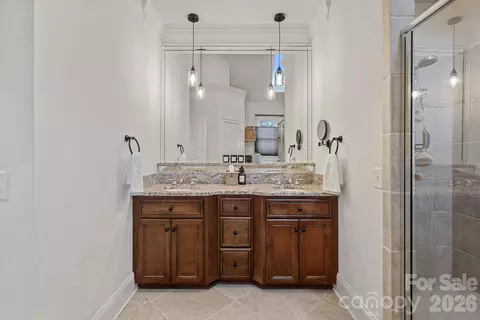 Bath - 2504 Stoneview Ct, Denver, NC 28037 photo 2 of 5