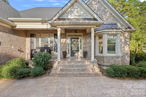 Exterior - 2504 Stoneview Ct, Denver, NC 28037 photo 2 of 7