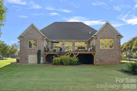 Exterior - 2504 Stoneview Ct, Denver, NC 28037 photo 6 of 7