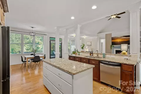 Kitchen - 2504 Stoneview Ct, Denver, NC 28037 photo 3 of 4