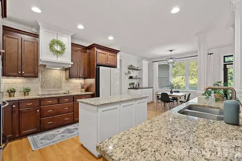Kitchen - 2504 Stoneview Ct, Denver, NC 28037 photo 4 of 4