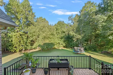 Exterior - 2504 Stoneview Ct, Denver, NC 28037 photo 5 of 7