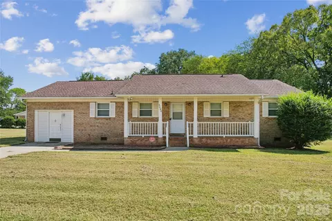 5560 Roberta Rd, Harrisburg, NC 28075