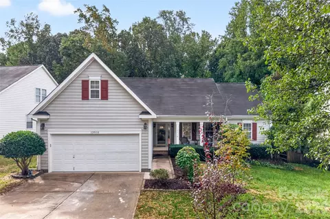 13510 Damson Dr, Huntersville, NC 28078