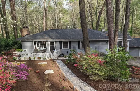 19 Springwood Dr, Asheville, NC 28805