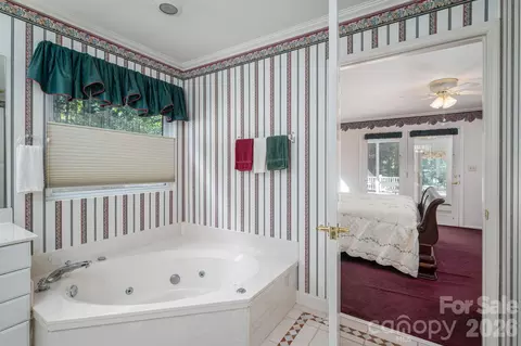 Bath - 2545 Les Ln, Denver, NC 28037 photo 1 of 4