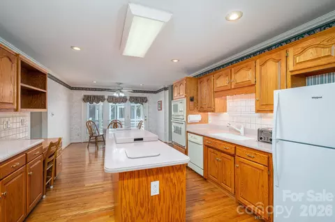 Kitchen - 2545 Les Ln, Denver, NC 28037 photo 1 of 2