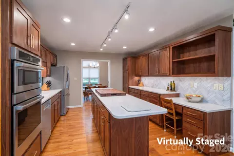 Kitchen - 2545 Les Ln, Denver, NC 28037 photo 2 of 2