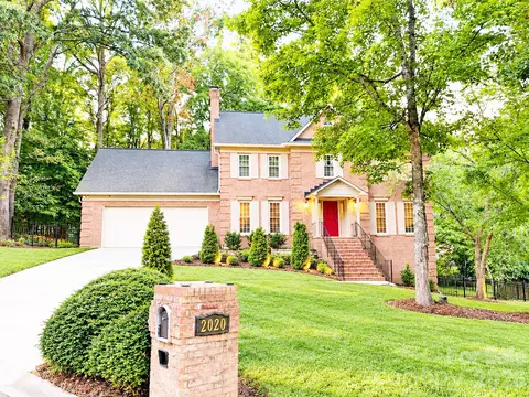 2020 Fairchelsea Way Ln, Matthews, NC 28105