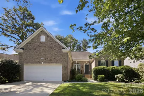 12022 Harmon Ln, Pineville, NC 28134