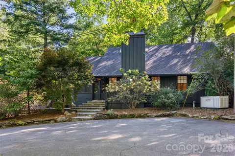 17 Club Cottages 41 Way #41, Lake Toxaway, NC 28747
