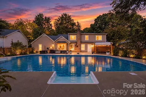 9423 Whitethorn Dr, Charlotte, NC 28277