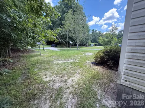 Exterior - 176 Mandy Ln, Union, SC 29379 photo 4 of 6