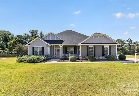 245 Glenwood Dr, Oakboro, NC 28129