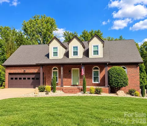 7122 Rothmore St, Charlotte, NC 28215